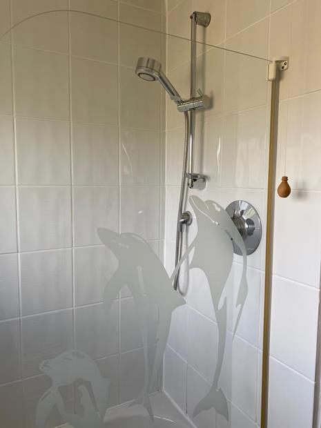 2 South Close Shower over bath