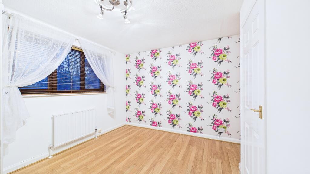 CAM03669G0-PR0039-STILL008