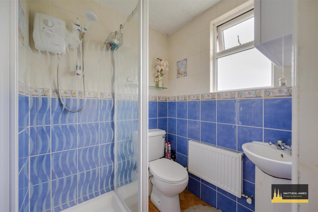Master Bedroom En-Suite