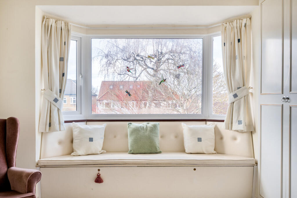 1396867-12-695f6b...