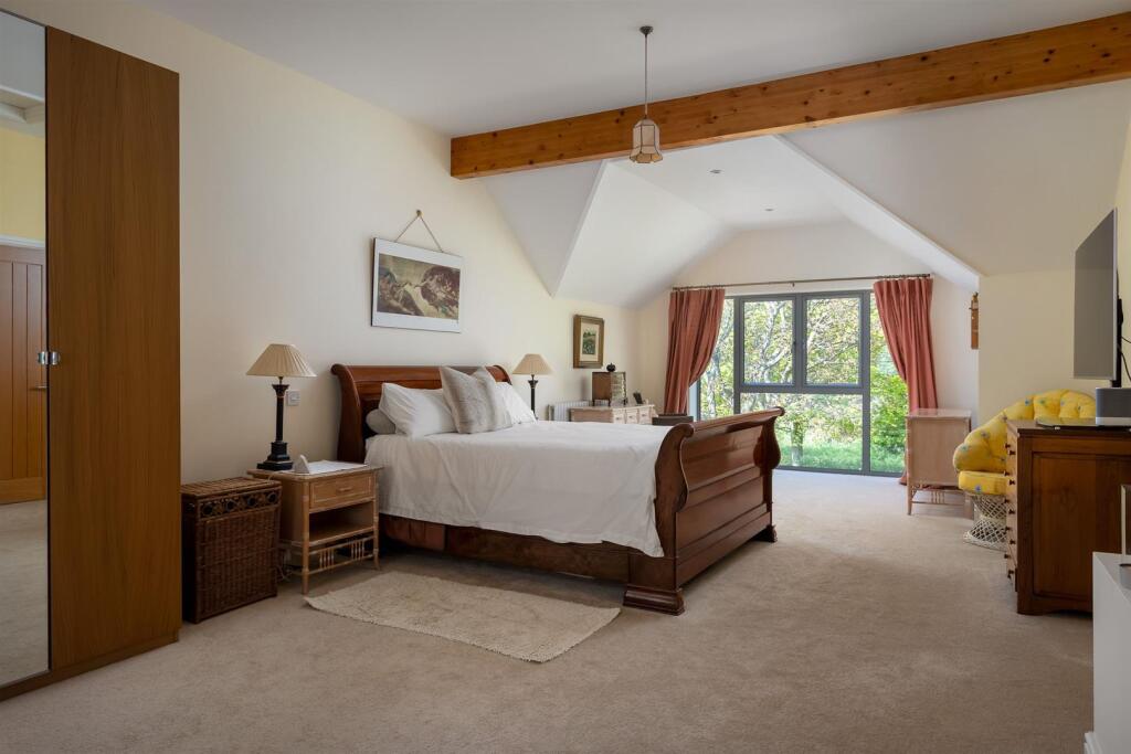 56 - The Bee Garden - GL7 5JF - Web.jpg