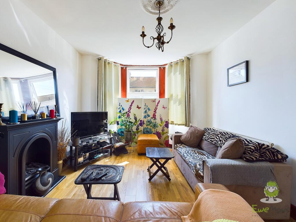 CAM01543G0-PR0090-STILL004