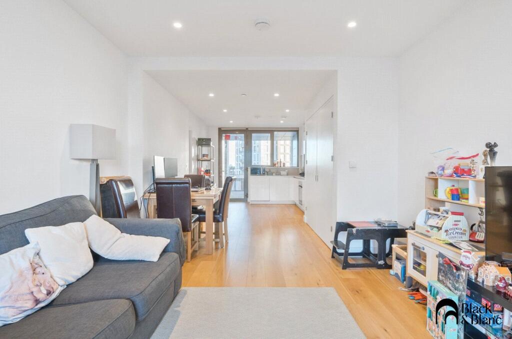 Kitchen/Reception