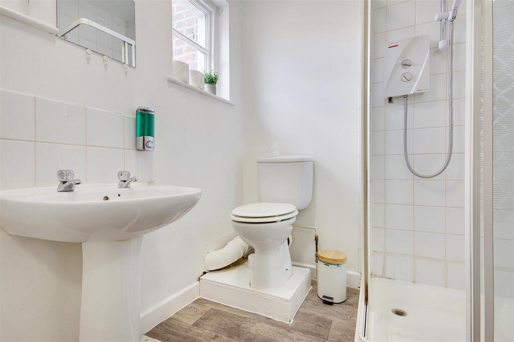 Daimler House Apt3 O.jpg