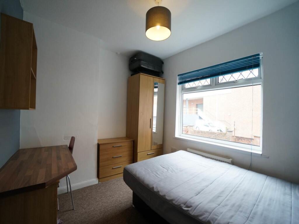 Bedroom 2.JPG