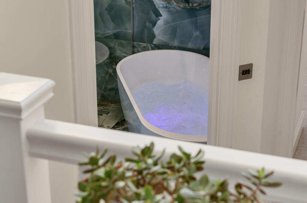 1380683-18-6920d2...