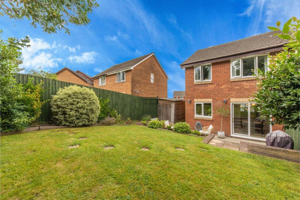 12 Paddock Close 5.jpg