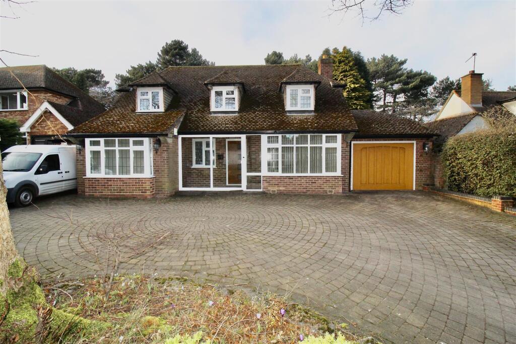 Front Garden/Driveway