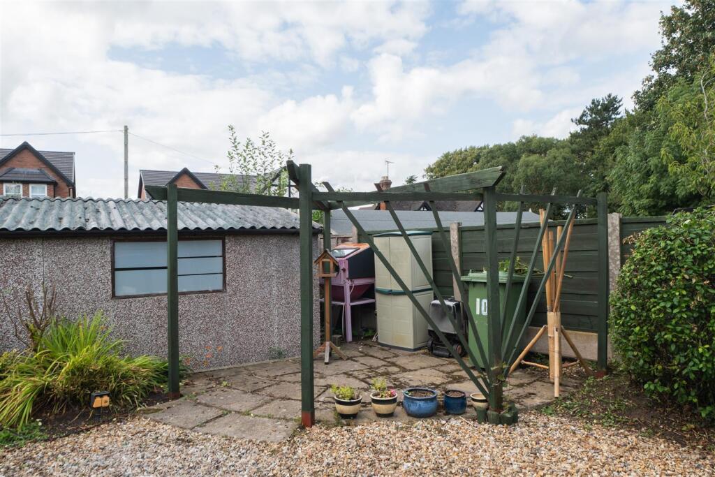 10 Meadow Close-034.jpg