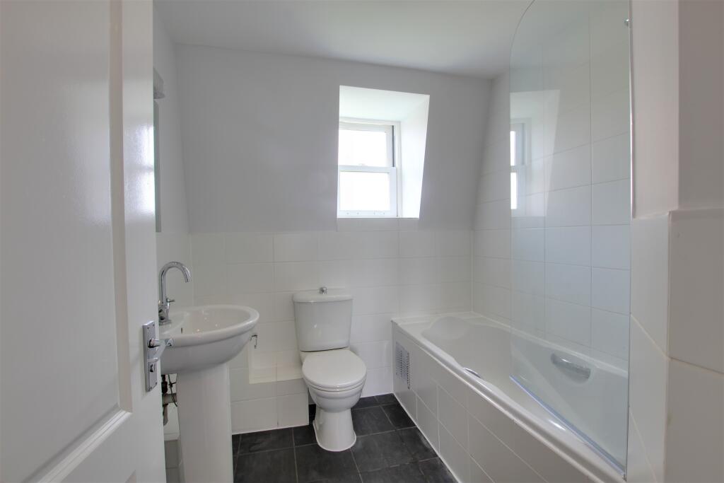 5 bathroom.jpg