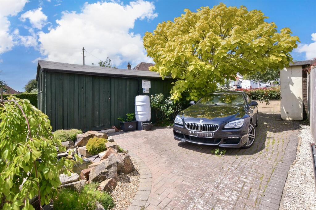 Driveway/Parking