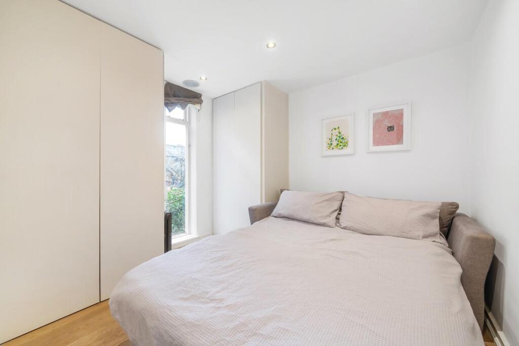 Bedroom 4.jpg
