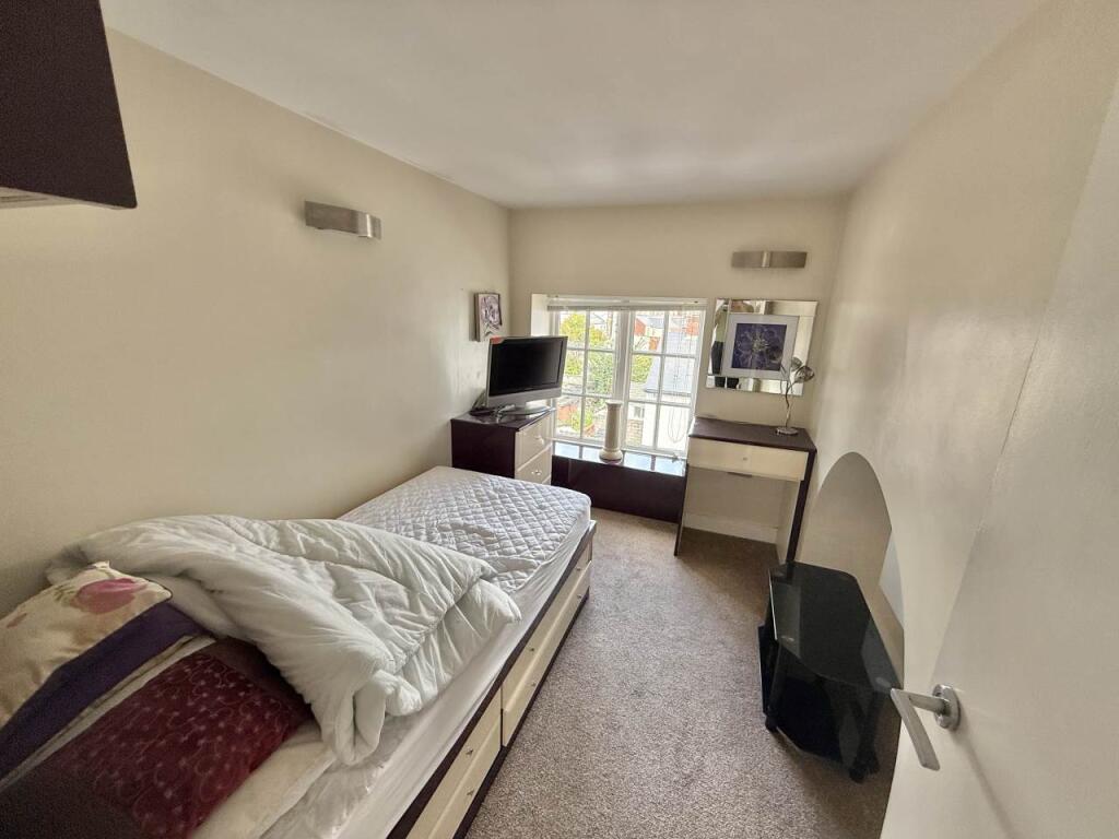 bedroom 33