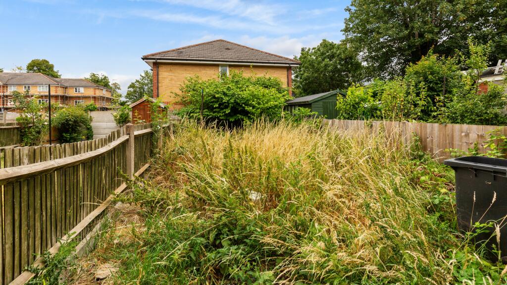 19 Wellesley Road, Slough, Berkshire, SL1 1UR