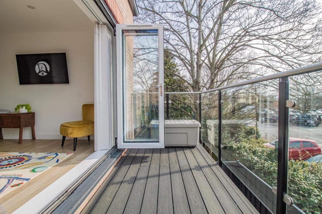 Apartment 7, Saddler Court [South-Facing Balcony] 