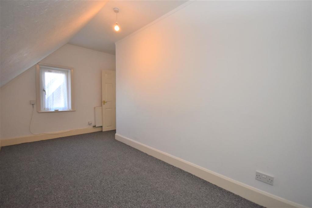 Bedroom..JPG