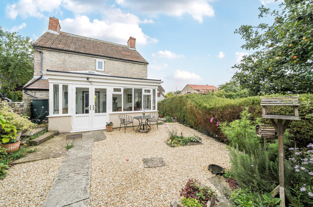 1356480-6-68cbe85...