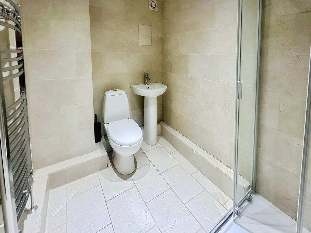 c9ac7fb6-WhatsApp...