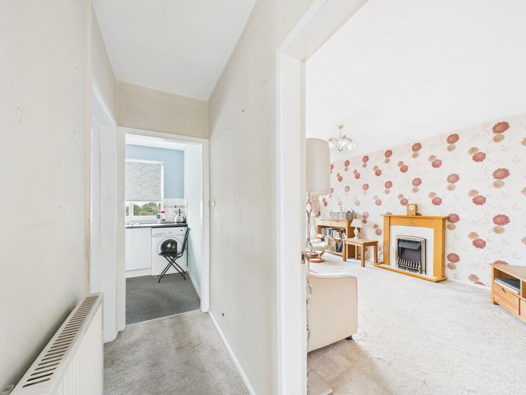Hallway into Kitchen and Lounge