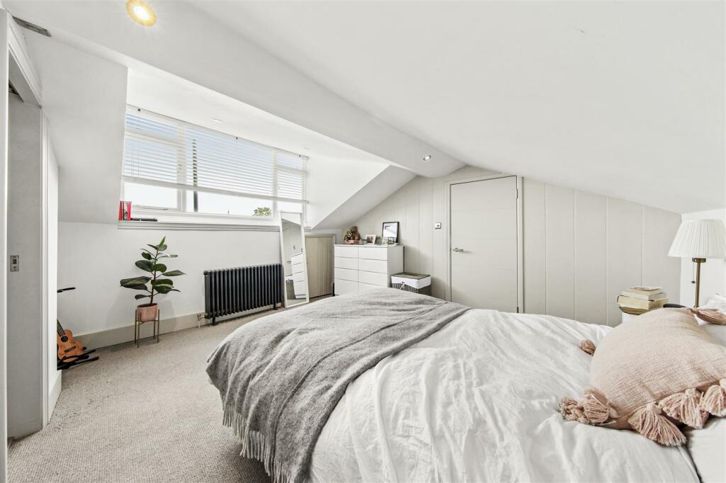 TOP FLOOR FLAT 39 Fitzroy Road   - VeLdr9QeSeSkEM3