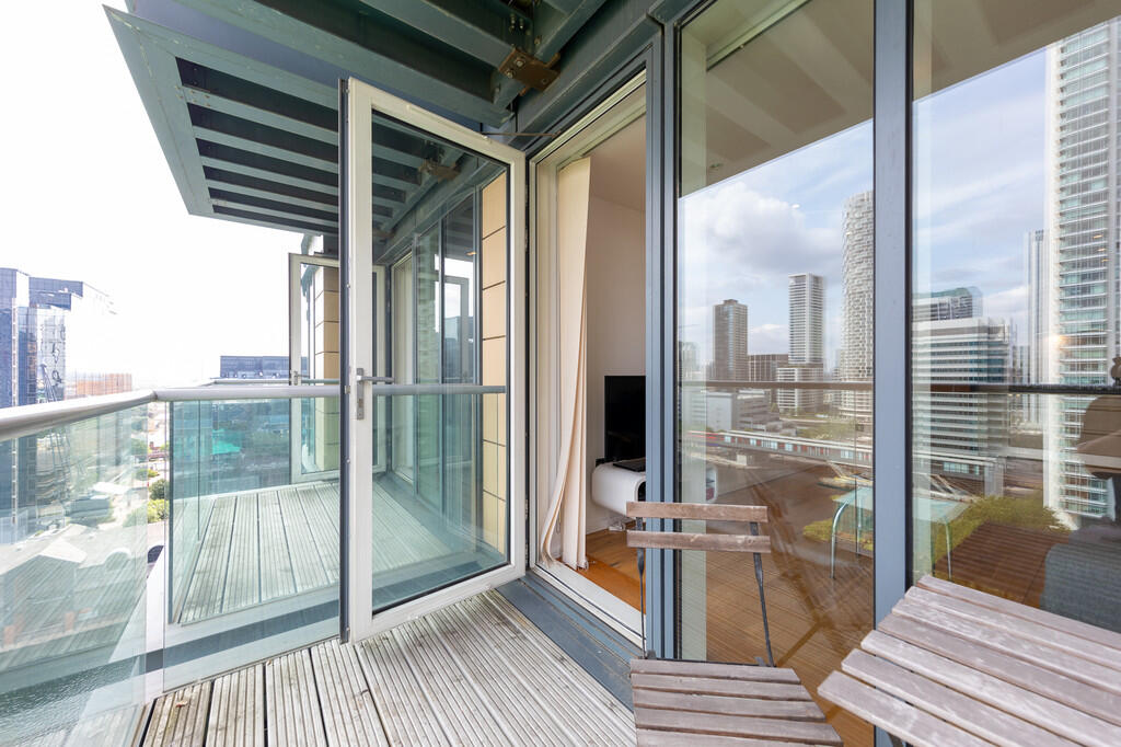 226 AP BALCONY 