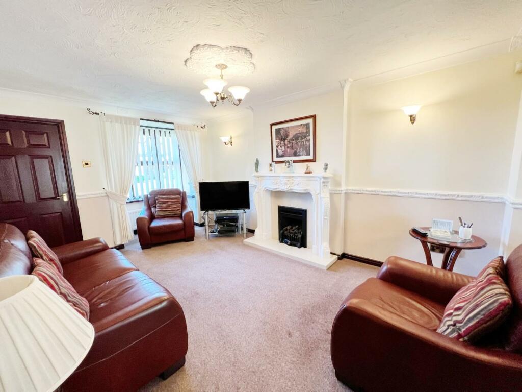 Lounge pic 4.jpg