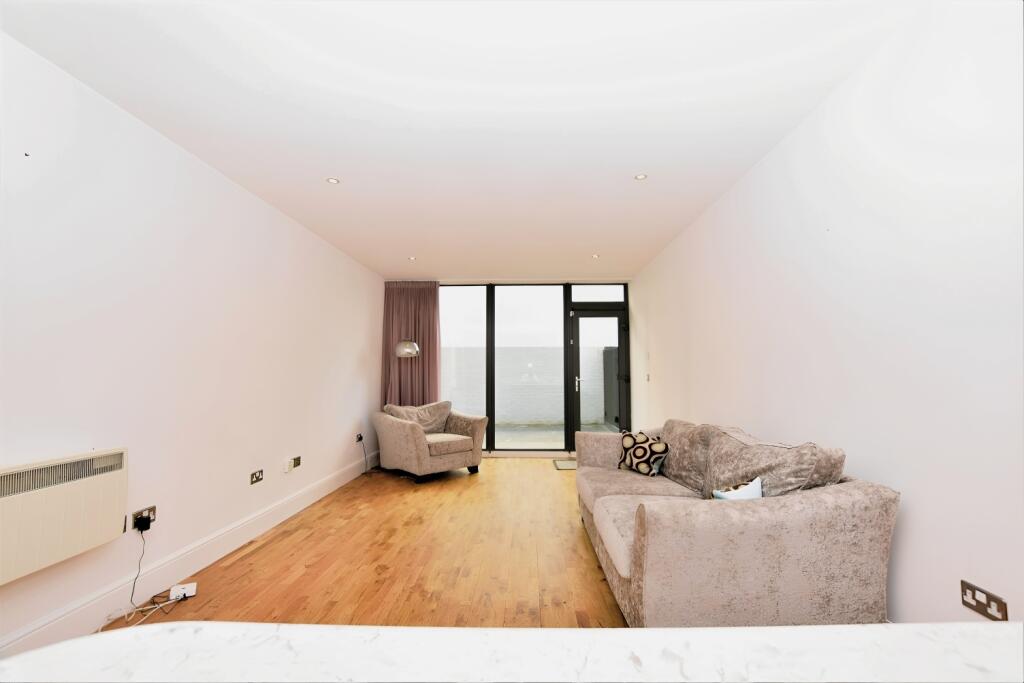 Living Room (3)