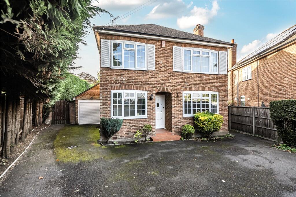 Front Drive &amp; Garage