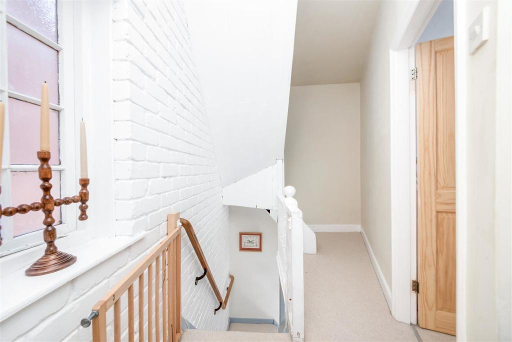 STAIRCASE &amp; LANDING