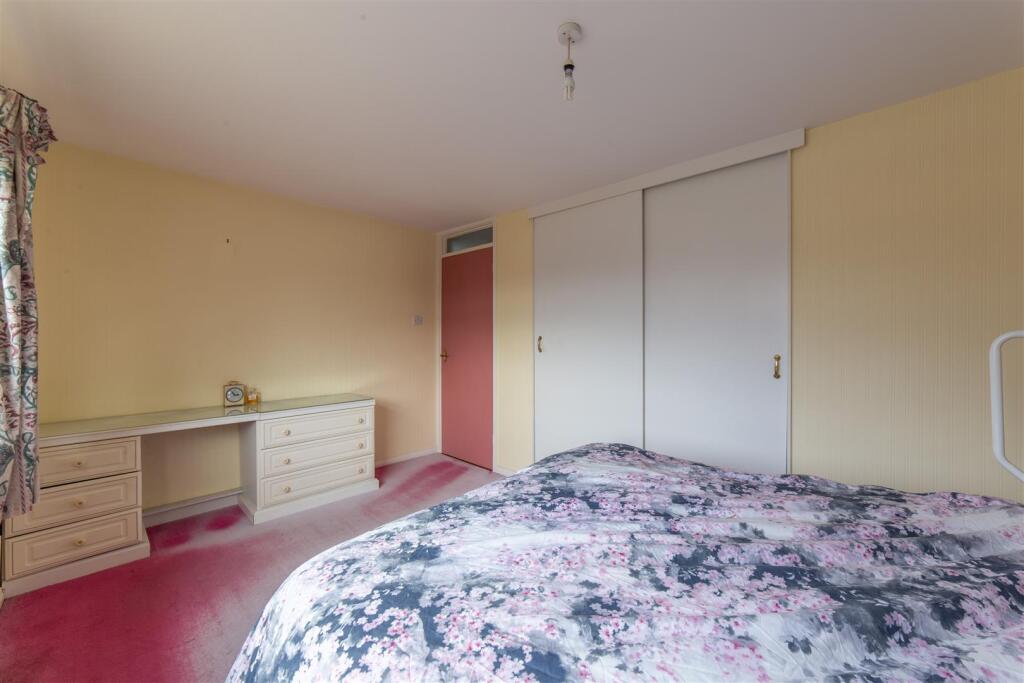 29 Llanyravon Way-2.jpg