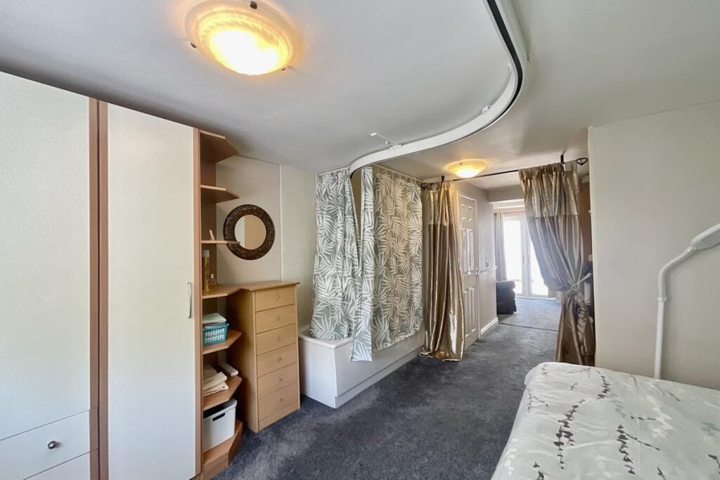Bedroom 4 'annexe st