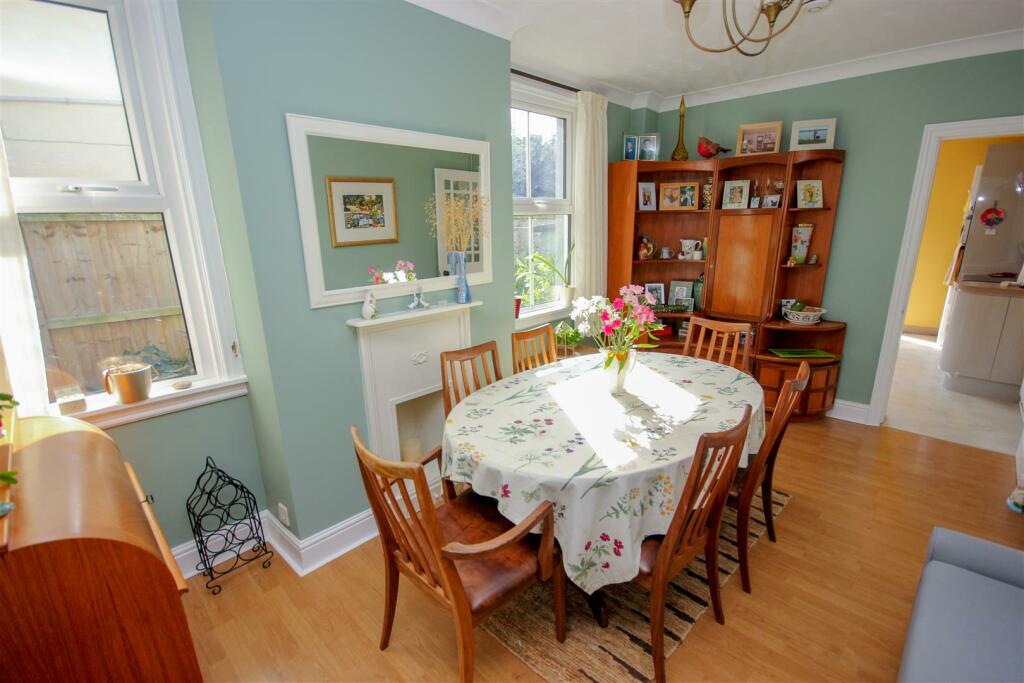Breakfast Room.jpg
