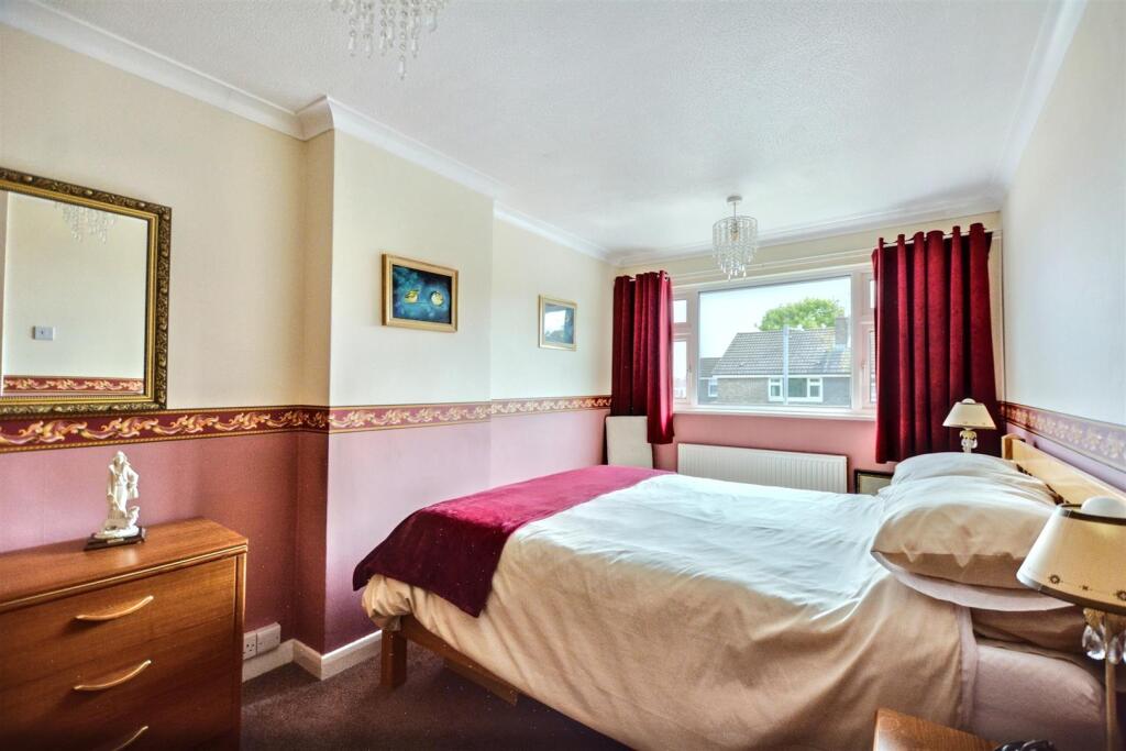 Bedroom 1_1.jpeg