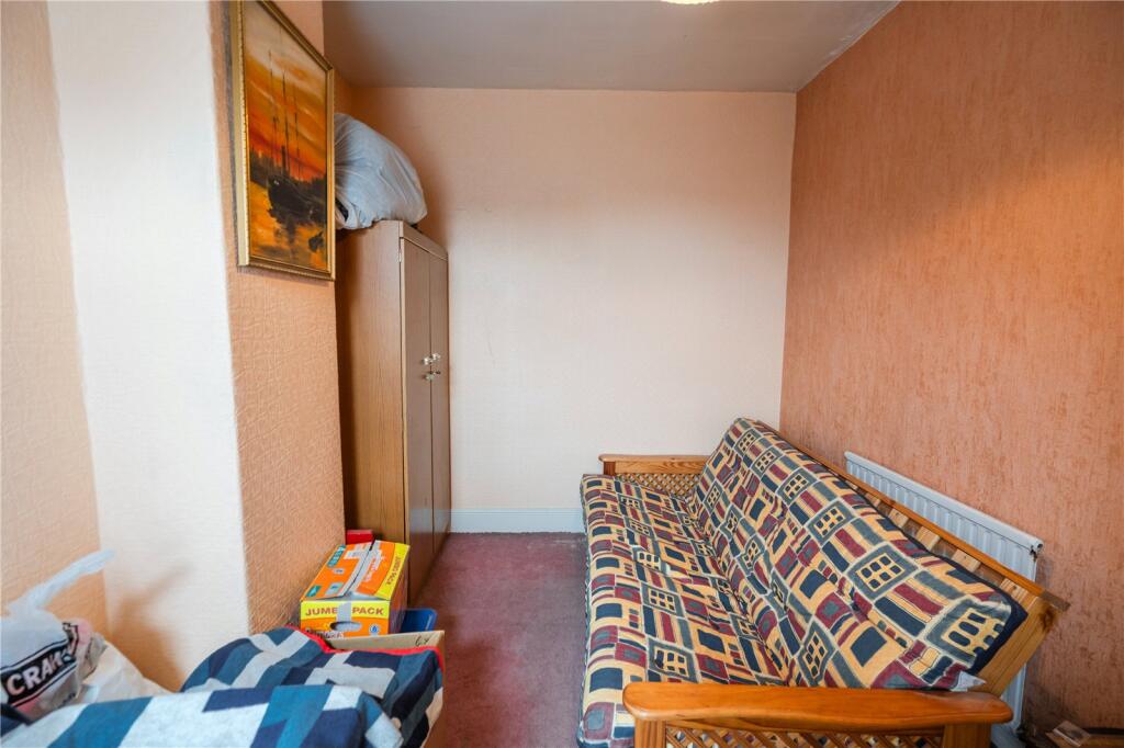 Bedroom 2 (2)