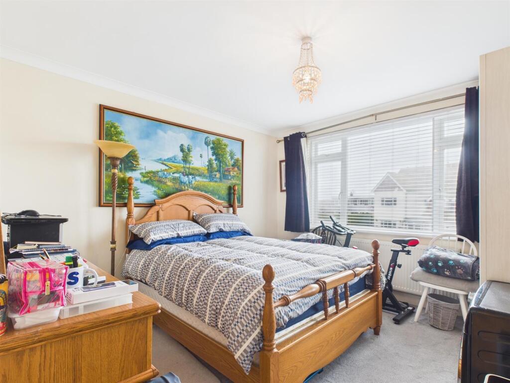 Bedroom 1 .jpg