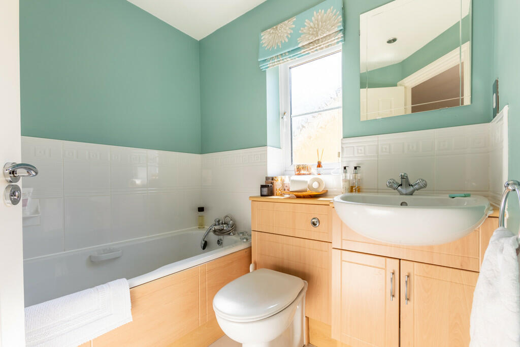 En-Suite Bathroom