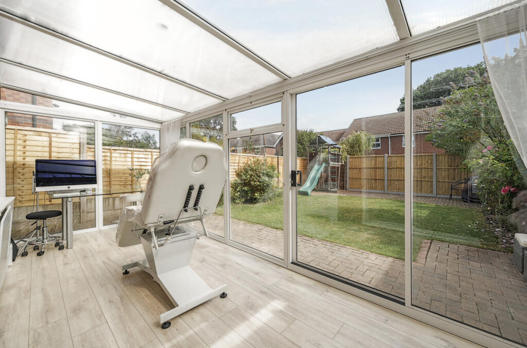 1319768-11-686b92...