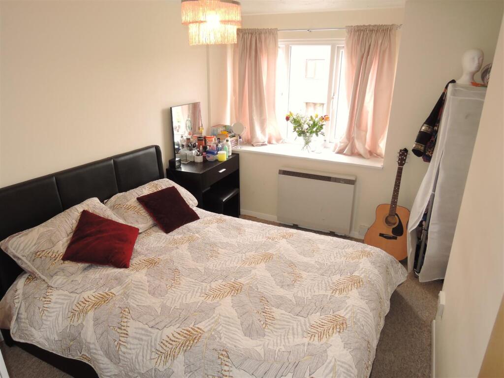 Bedroom: