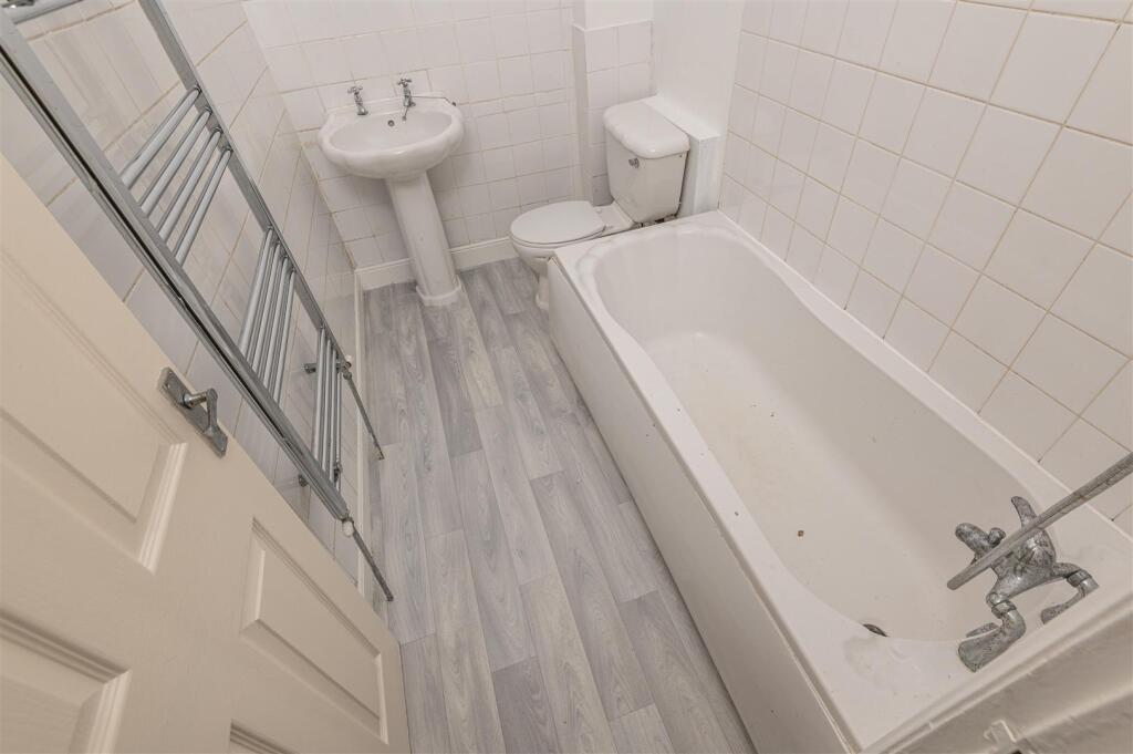 20 - 18 Claremont Street HX6 2PD.jpg