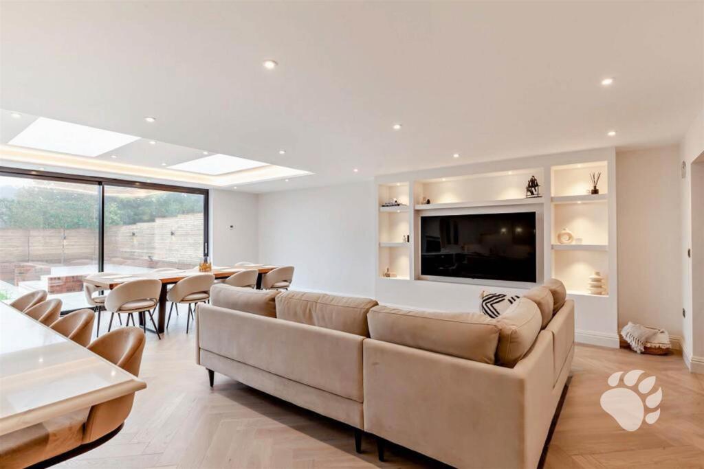 Kitchen/Living/Dining Area