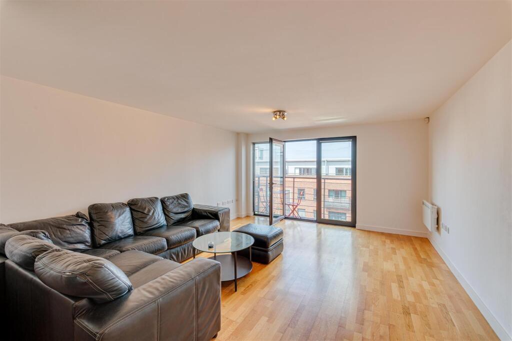 87 Hudson Gardens_19.jpg