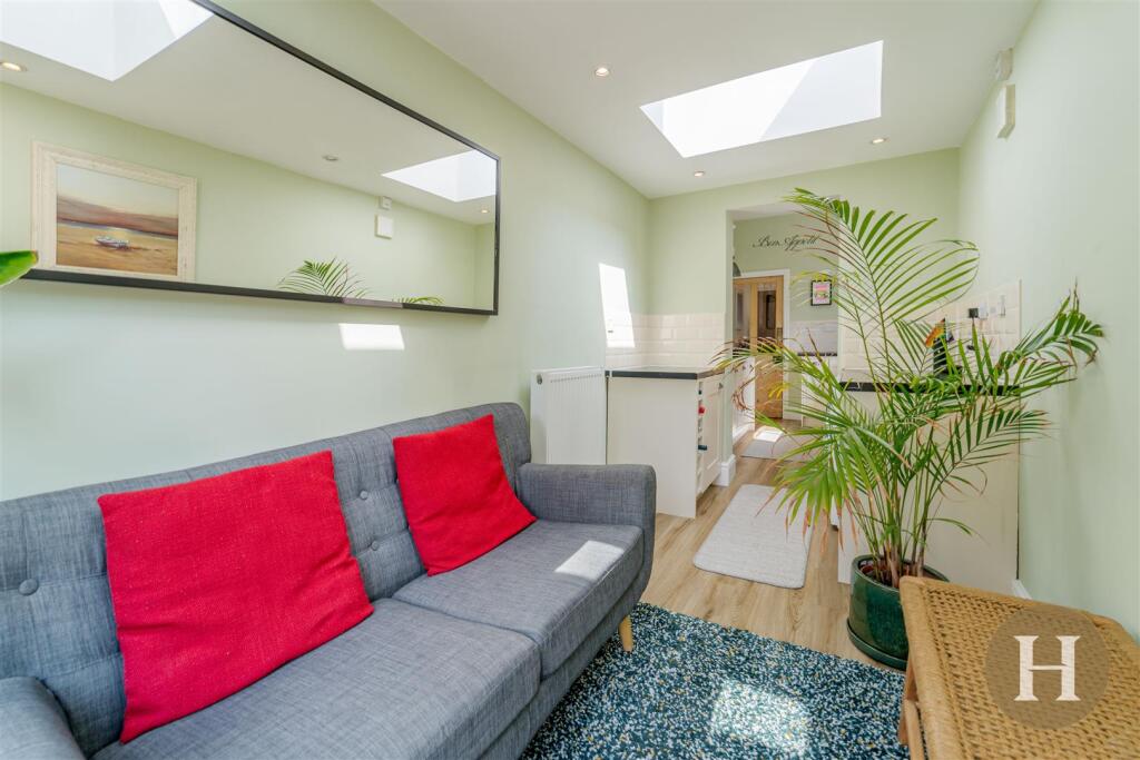 Hadleigh Estate Agents-18.jpg
