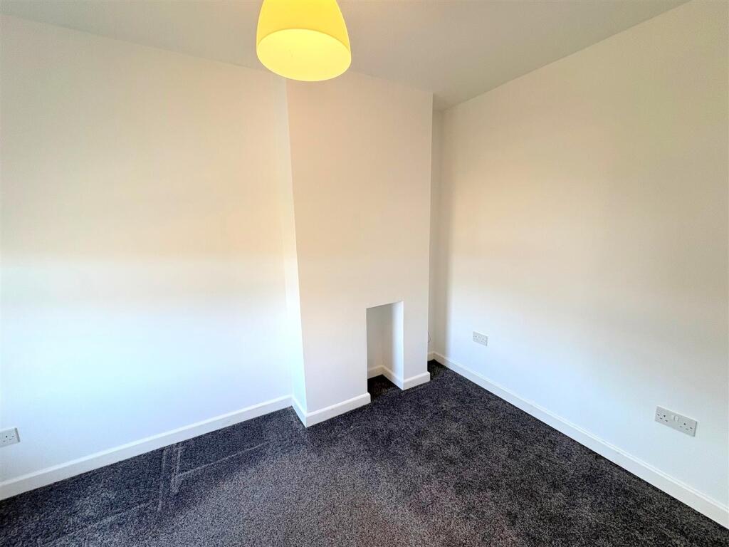 Bedroom 2a.jpg