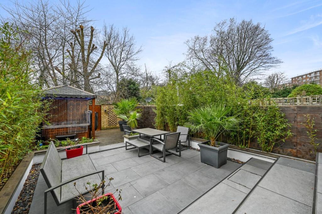 TEC - 55 Dobson Close - Garden1 (1).jpg