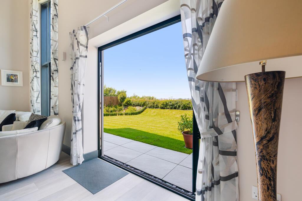 A22 - Brixton, Reeves House - 250618