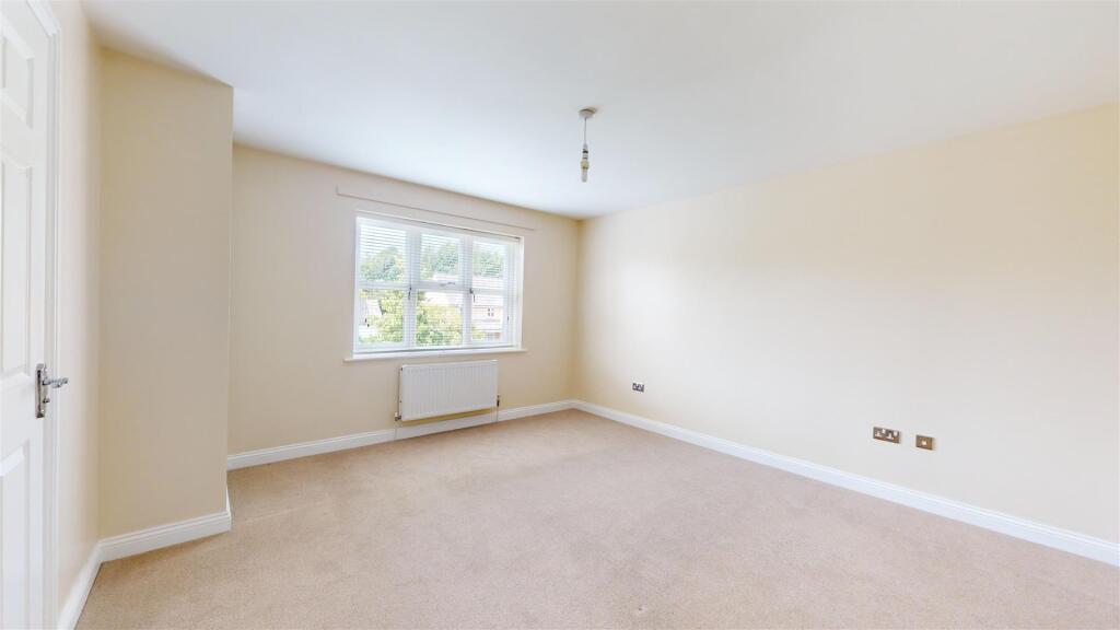 8 Nursery Meadows, Master Bedroom.jpg