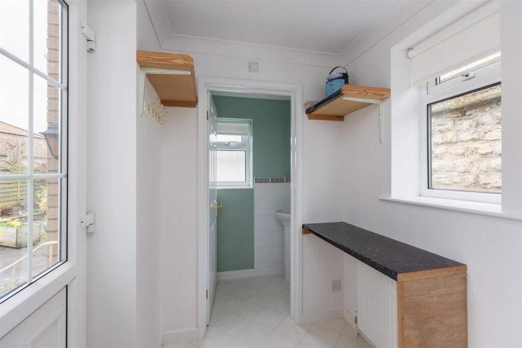 Old Maltongate 47 Rear Hall.jpg