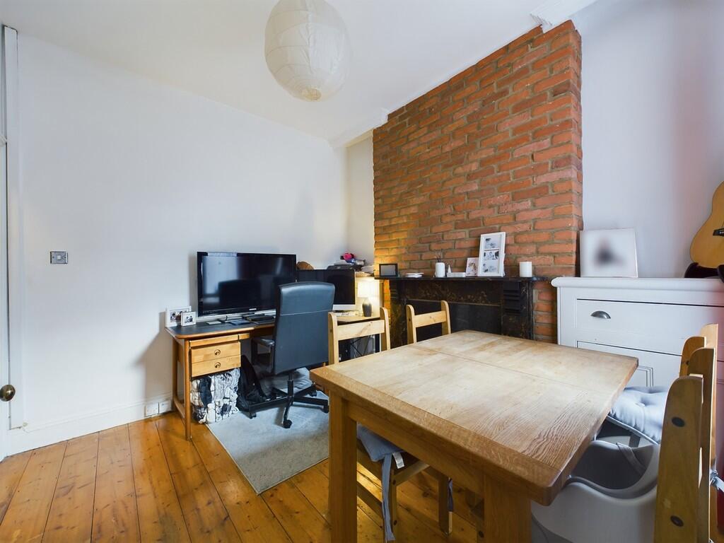 CAM02089G0-PR0393...