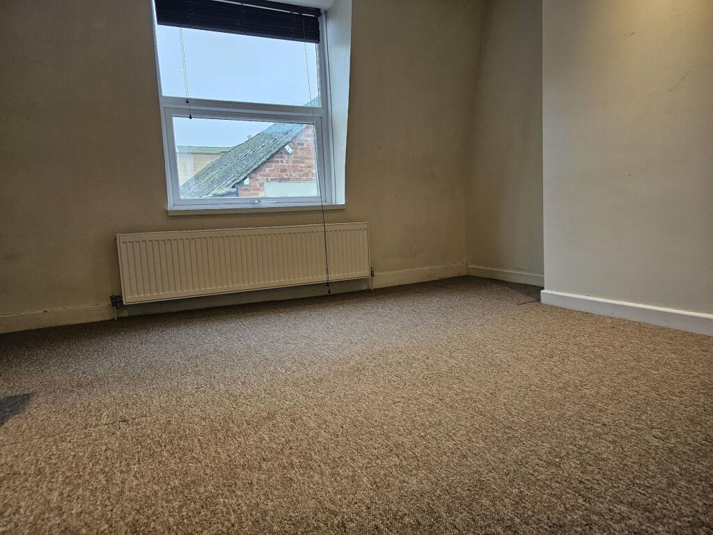 Bedroom 2/Office