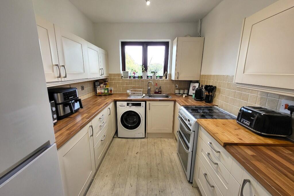 Mod. Fitted Kitchen 